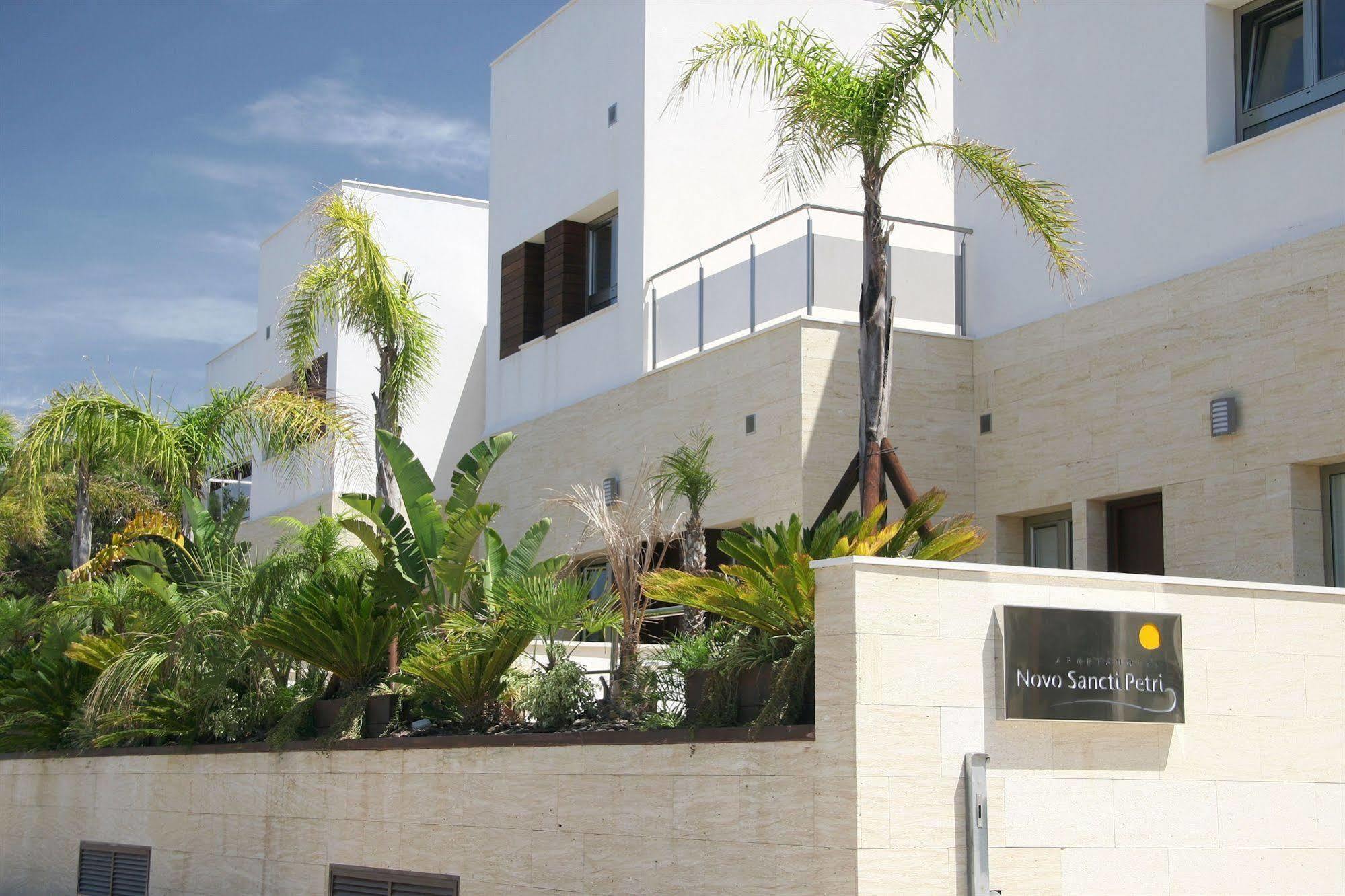 Aparthotel Novo Sancti Petri Chiclana de la Frontera Exterior foto
