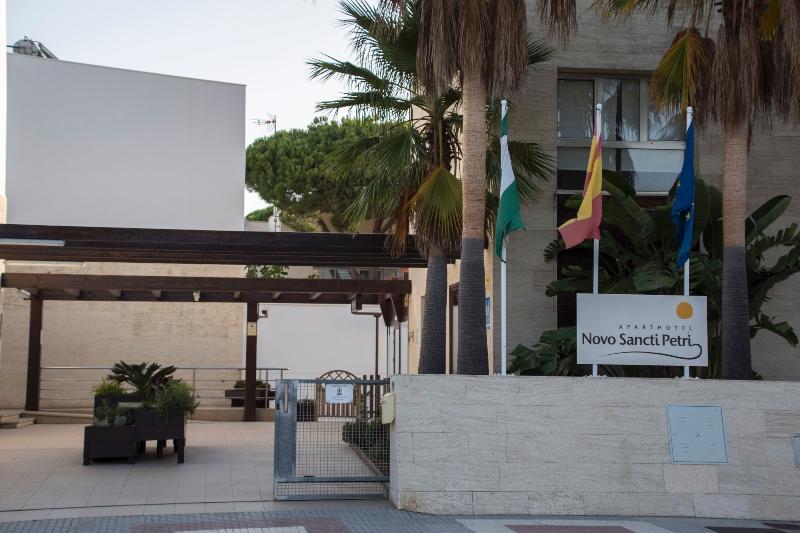Aparthotel Novo Sancti Petri Chiclana de la Frontera Exterior foto